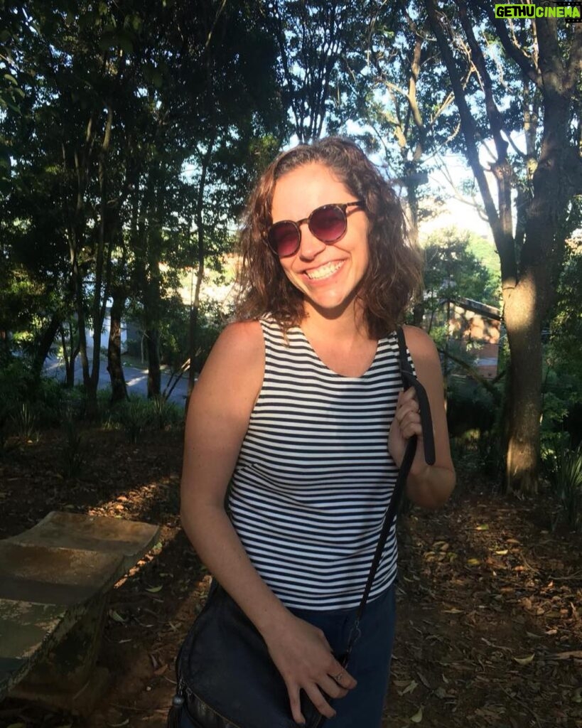 Nina Morena Instagram - Um domingo solar e feliz ou “Julia Roberts dos pobres!” 😜 Foto do @joao_mazini. #semfiltro Vila Madalena