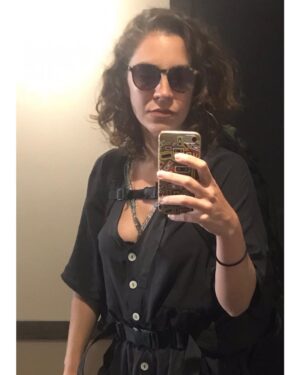 Nina Morena Instagram - Depois de 47 dias viajando, caminhando, evoluindo, chorando, rindo, sonhando, cantando, fazendo amigos e amores, pensando... Essa sou eu, voltando; com meu coração canceriano com ascendente e lua em aquário mais forte que nunca!
Obrigada, vida, família e amigos! Obrigada ao amor! ♥️
Obrigada por ter saúde, força e determinação para seguir meus sonhos! O Caminho acabou mas não acaba nunca dentro! Buen Camino!!!!
#nuncamaissereiamesma 👣🍀♥️🌈👊🏼