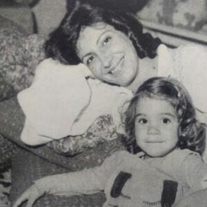 Nina Morena Instagram - Quando vc está felizona no caminho de Santigo e recebe essa foto de quando vc era esse bebezão.... Ah, quanta vida, saudade, sorte e amor!
Obrigada, @tacinnho
