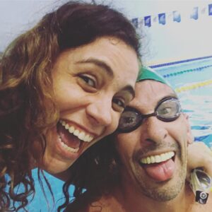 Nina Morena Instagram - Boa noite pra vc que venceu a preguiça, o frio e o mimimi e veio nadar! E ainda levou de brinde esse encontro aquático inusitado! 😍
Coisas que só a natação proporciona a vc! #swimforyourlife