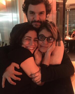 Nina Morena Instagram - É muito amor e cumplicidade. São muitos anos de estrada, risos, choros, derrotas, conquistas. Sempre com ela. Um dos cérebros mais geniais que conheci, seu humor rápido e inteligente, seu coração generoso e companheiro. Essa é a @gabibrites. Minha irmã escolhida, minha amada amiga. Te celebro! Viva vc e tudo que ainda está por vir. Caminhos abertos e muito amor! Te amo sempre. ♥️