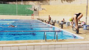 Nina Morena Instagram - Bons tempos.... 🏊🏻‍♀️
Indo agora pro Estadio Universitário de Lisboa correr atras desse prejuizo! Rs. Bom dia, saúde! #Oesportesalvavidas