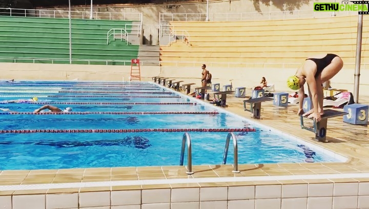 Nina Morena Instagram - Bons tempos.... 🏊🏻‍♀️ Indo agora pro Estadio Universitário de Lisboa correr atras desse prejuizo! Rs. Bom dia, saúde! #Oesportesalvavidas Pacaembu - Sao Paulo