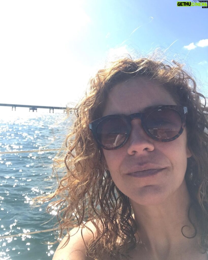 Nina Morena Instagram - Vida al mare no Tejo. Temos! Costa De Caparica, Setubal, Portugal