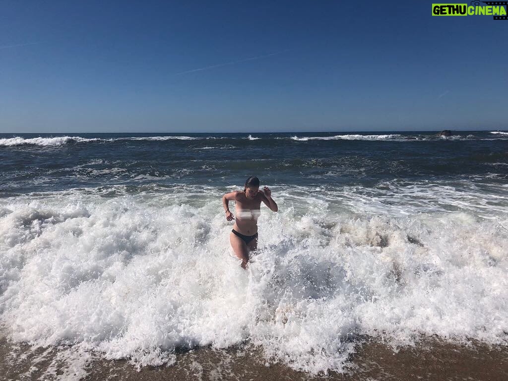 Nina Morena Instagram - #tbt livre, leve, aquática e feliz! 🙏🏼🌊 📸: @nicothebaker Porto, Lisboa, Portugal
