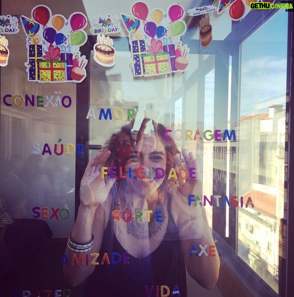 Nina Morena Instagram - Que seja leve! Happy 39! 🌈 Lisbon, Portugal