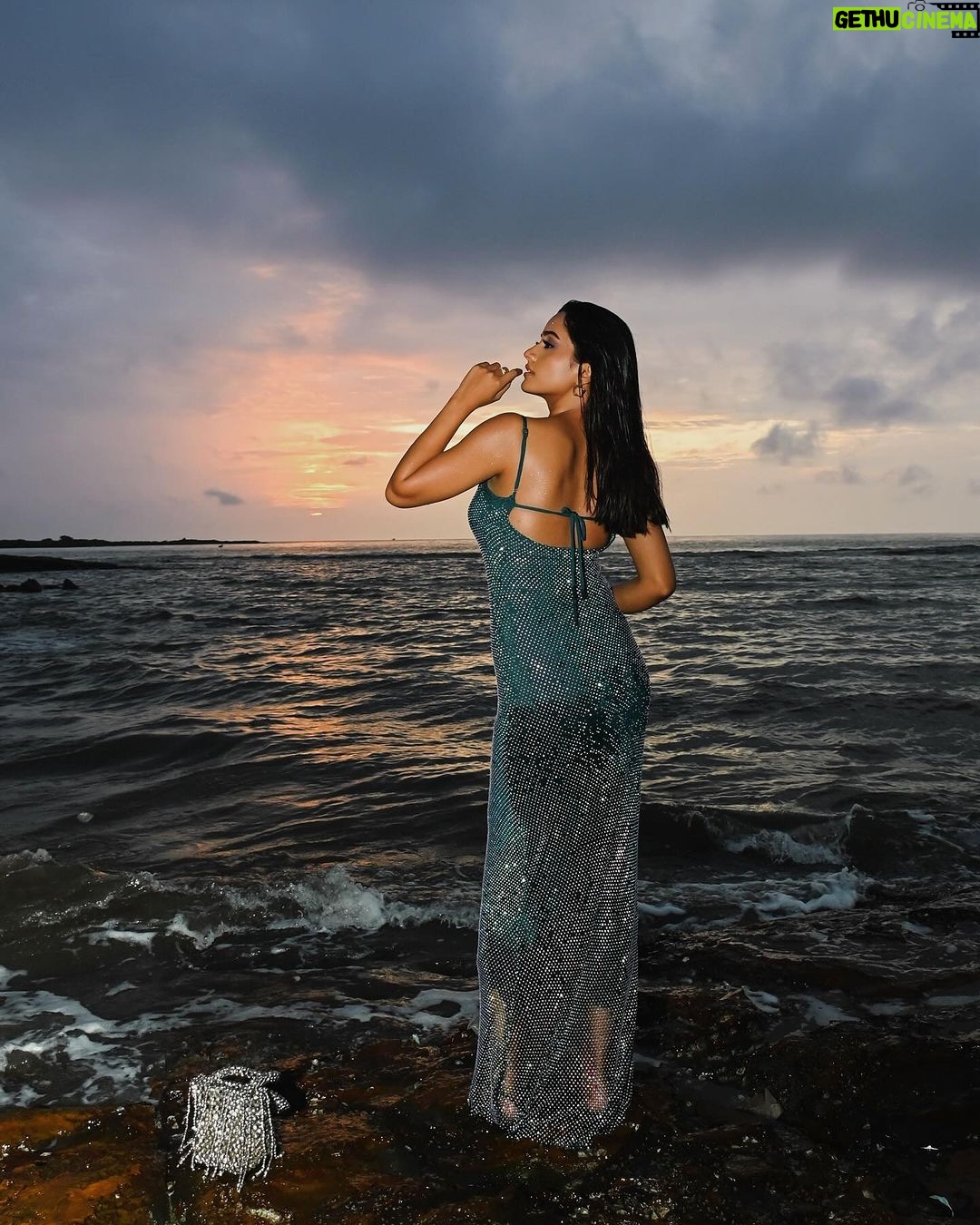 Nisha Guragain Instagram - Sunsets to melt everything else away. 🌅🏖️ 📸 @official.khushal.photography