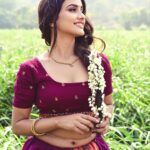 Nisha Guragain Instagram - तेरी झलक अशरफ़ी श्रीवल्ली नैना मदक बर्फी तेरी झलक अशरफ़ी श्रीवल्ली बातें करे दो हर्फी 🥰 📷 - @official.khushal.photography Styling- @sumairamomin Mua- @makeupbybharti