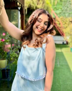 Niti Taylor Instagram - In my happy girl Era 🩵 #andshecontinued