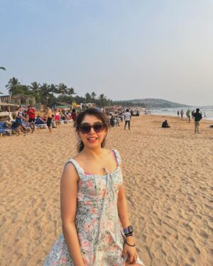 Niti Taylor Instagram - Where the sea meets the sky, and worries fade with the tide🧡