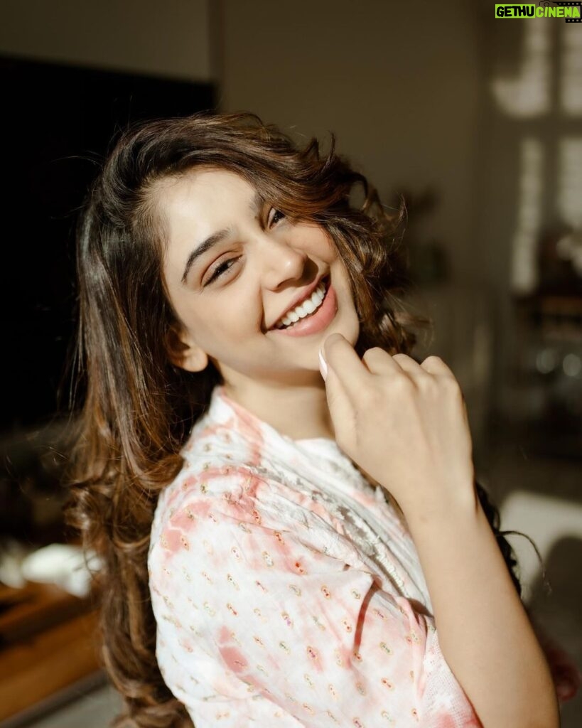 Niti Taylor Instagram - Your smile could be the unexpected sunshine in someone’s cloudy day, radiating kindness and sparking joy wherever it goes. Choose kindness, wear your smile proudly, and brighten the world around you🤍