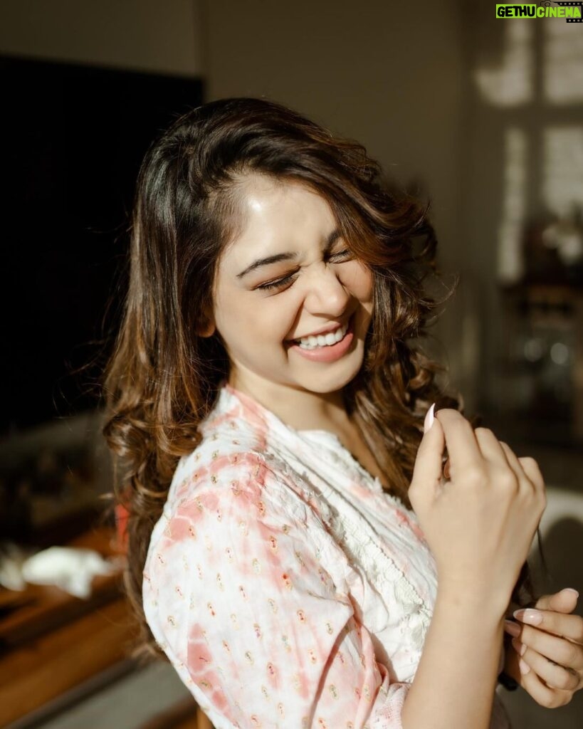 Niti Taylor Instagram - Your smile could be the unexpected sunshine in someone’s cloudy day, radiating kindness and sparking joy wherever it goes. Choose kindness, wear your smile proudly, and brighten the world around you🤍