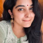 Nivetha Thomas Instagram - Iniya Pongal dhina nalvazhthukkal ✨ Andhariki Sankranti subhakankshalu!