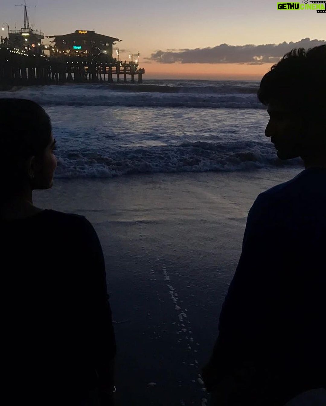 Nivetha Thomas Instagram - #NinnuKori Ninnala anipisthundi… Pallavi intlo unna Tolet board ni theeyadam. Vedi vedi jeedipappu upma theeskoni chinna pilla laaga parigethukoni payina ‘penthouse’ ki velli Uma ki ivvadam. Ninnala anipisthundi.. Uma, “All the Best cheppu Pallavi” ani Delhi nunchi call cheyyadam. Ninnala anipisthundi.. Pallavi Arun tho kotha life start cheyyadam. Ninnala anipisthundi.. Prema annedi okaritho modhalaayi okarithone aagipoyedi kaadheni Uma ki ardham avvadam. July 7, 2017… Ninnala anipisthundi. 🥹 Varsham mundu vache challati gaali laaga.. eppudu oka chirunavvu isthe feeling naku, Ninnukori. Uma, Pallavi, Arun and this team means so much to me! #letswelcomelife ❤️