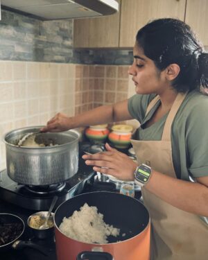 Nivetha Thomas Instagram - Metaphorical representation of the Tharamaana Sambavam prepared for us today 😁

yes I’m excited.