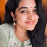 Nivetha Thomas Instagram - Iniya Pongal dhina nalvazhthukkal ✨ Andhariki Sankranti subhakankshalu!