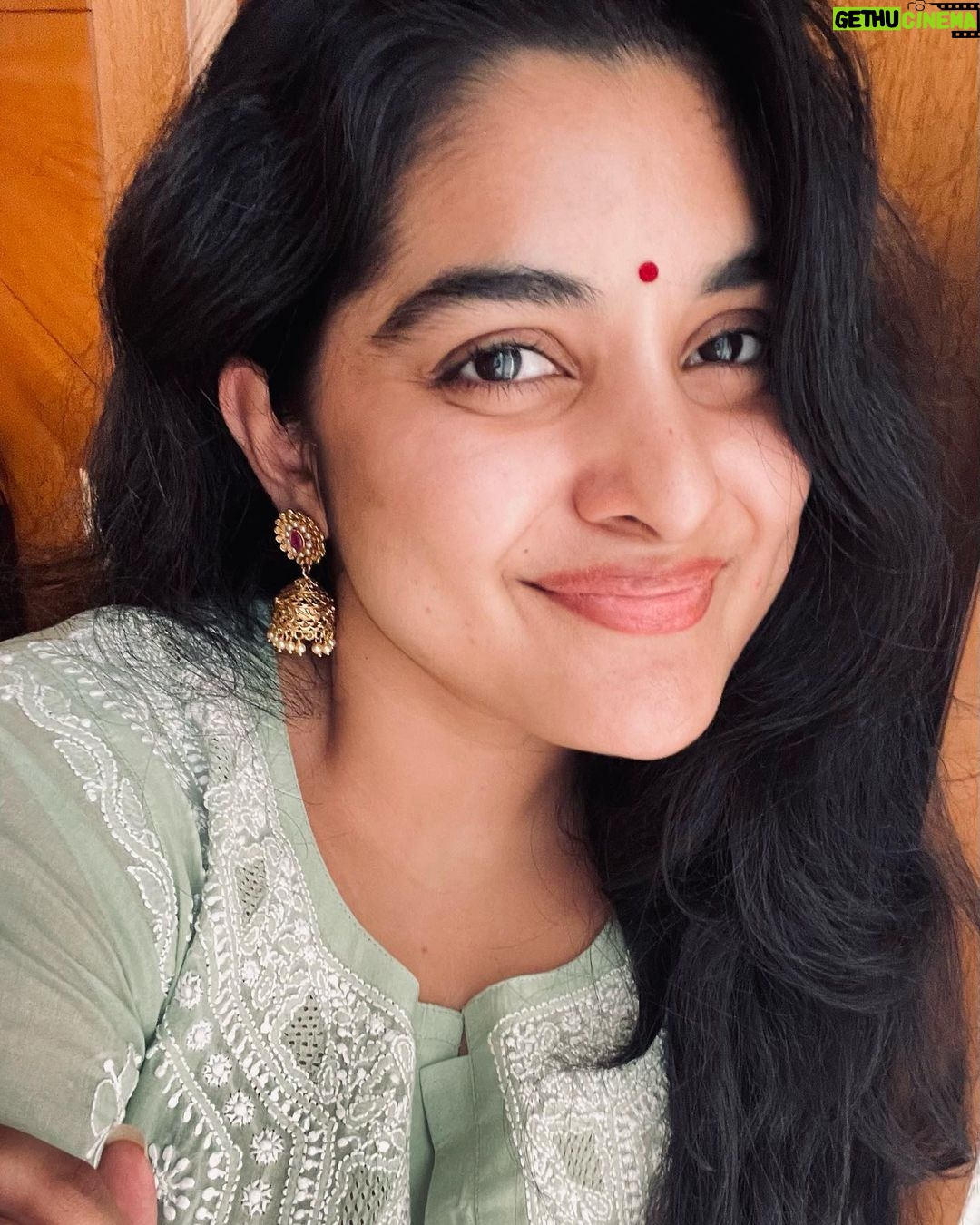 Nivetha Thomas Instagram - Iniya Pongal dhina nalvazhthukkal ✨ Andhariki Sankranti subhakankshalu!