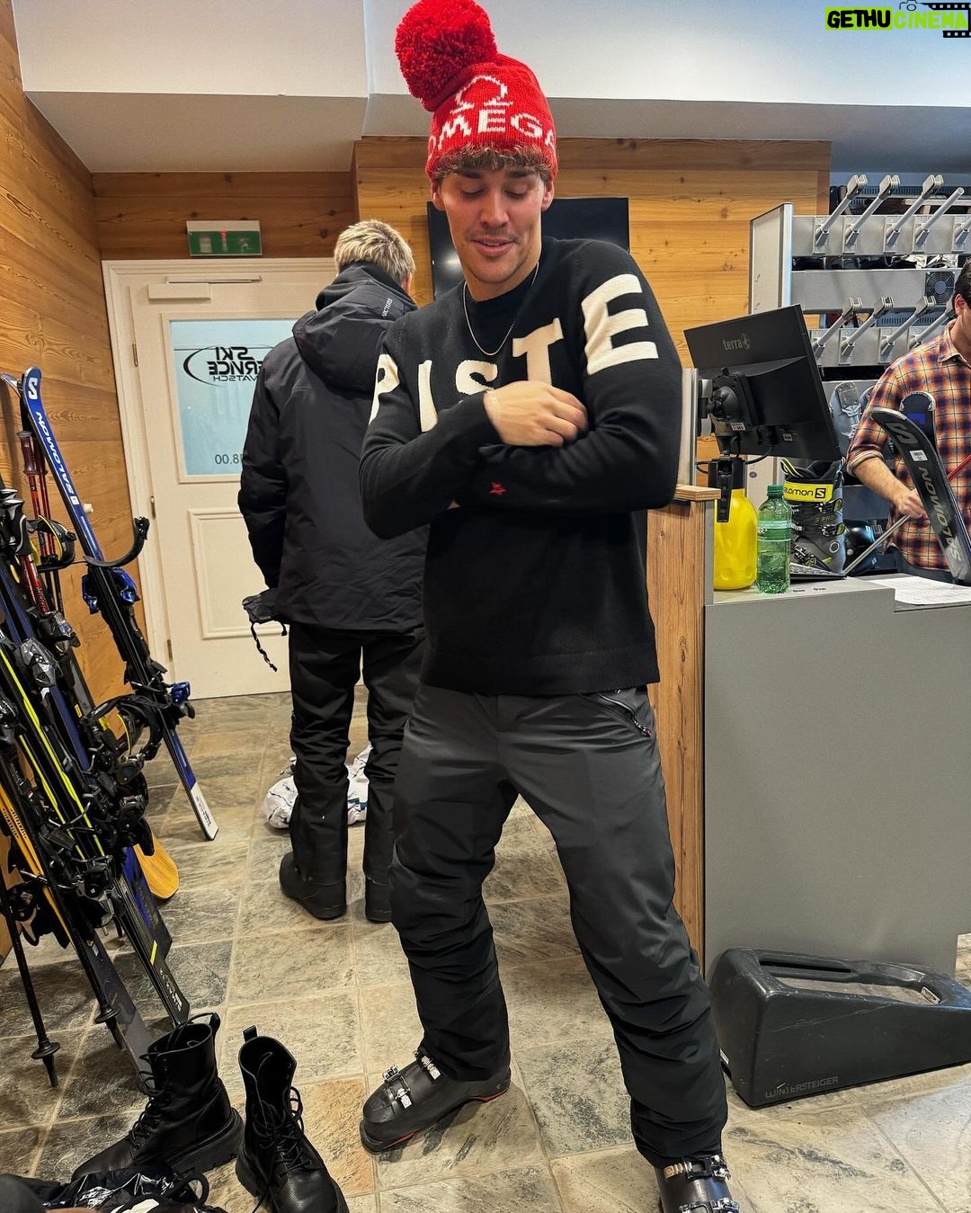 Noah Beck Instagram - learned how to ski in the swiss alps… (can never ski anywhere else, ever again)
