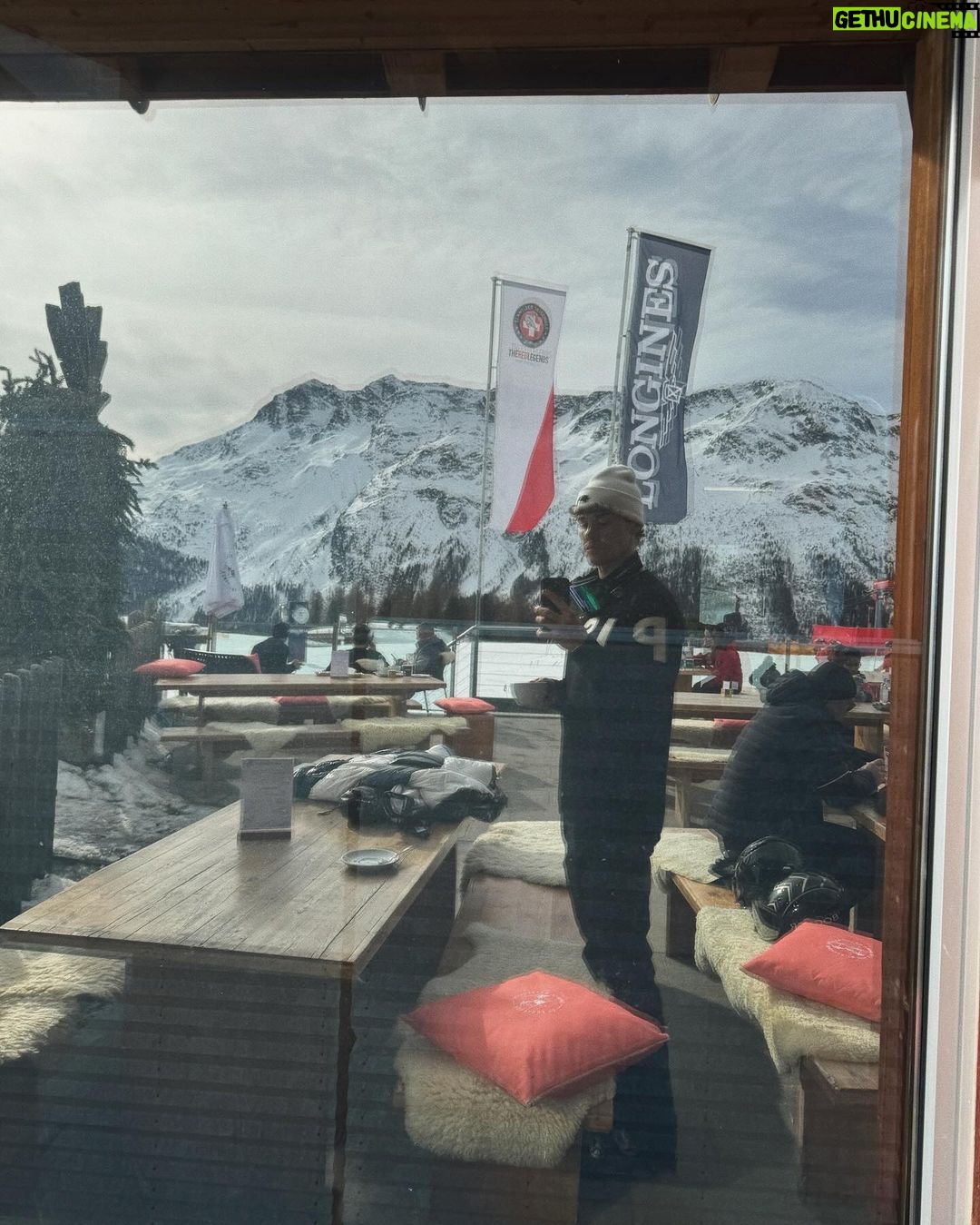 Noah Beck Instagram - learned how to ski in the swiss alps… (can never ski anywhere else, ever again)