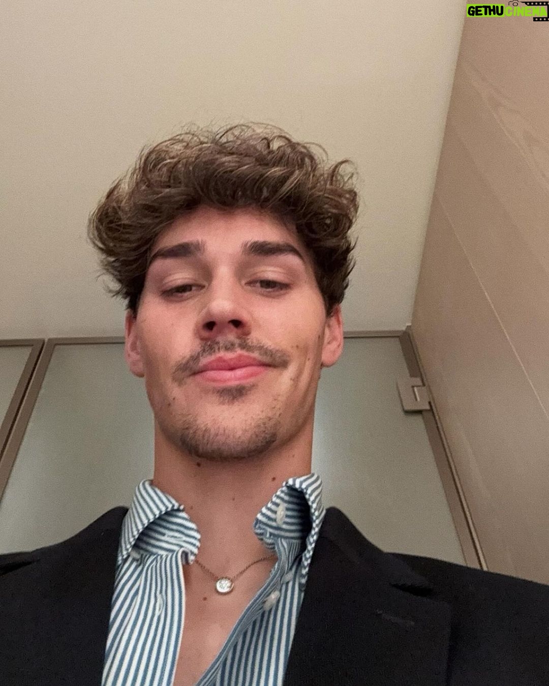 Noah Beck Instagram - new york, new york #tommyhilfiger #NYFW2024 @tommyhilfiger
