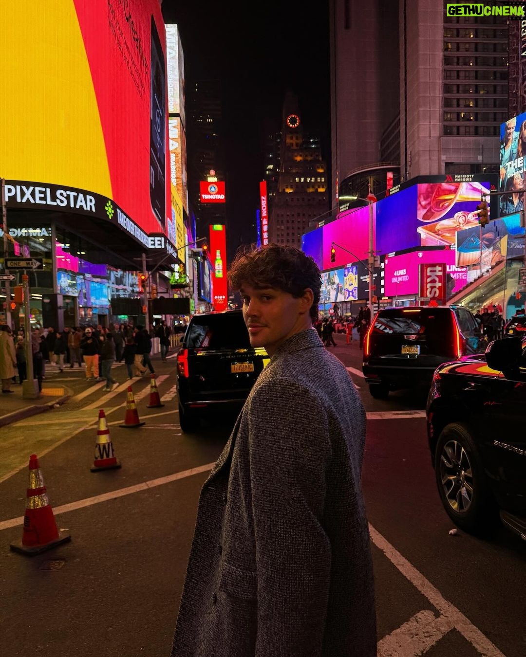 Noah Beck Instagram - i’ll take u to the candy shoppe @yslbeauty #yslbeautypartner New York City