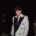 Noah Beck Instagram - balmain boy🖤🤍 incroyable @olivier_rousteing ✨