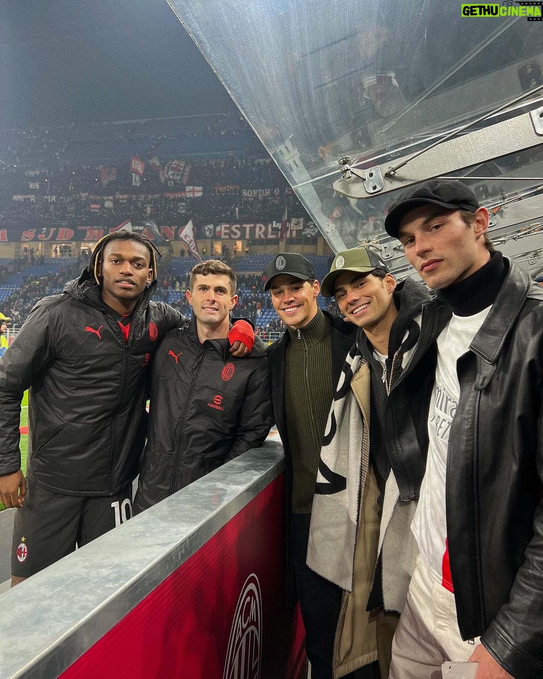 Noah Beck Instagram - fashion, footy, and good people🫂 Milano Stadio San Siro