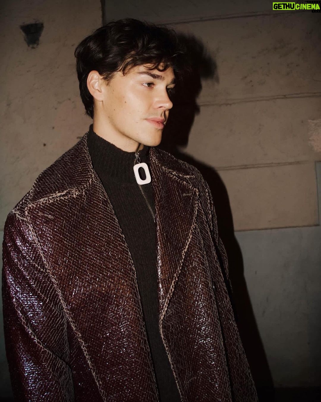 Noah Beck Instagram - the other night in milano<3 thank u for having me @jw_anderson a pleasureš¤