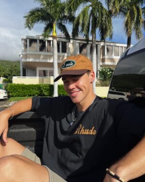 Noah Beck Instagram - wait u look cute, don’t move