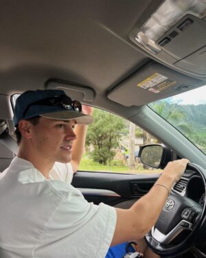 Noah Beck Instagram - 🥥🌴🌺🌊☀️🧢⚽️📷🍍🚘🕶️🫂
