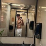 Noah Beck Instagram - more hawaii dumps incoming!!