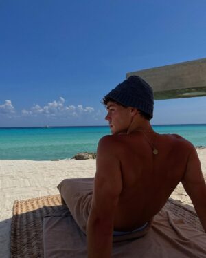 Noah Beck Instagram - ok last one
