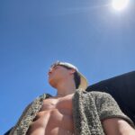 Noah Beck Instagram - imma throw it back if that’s cool?
