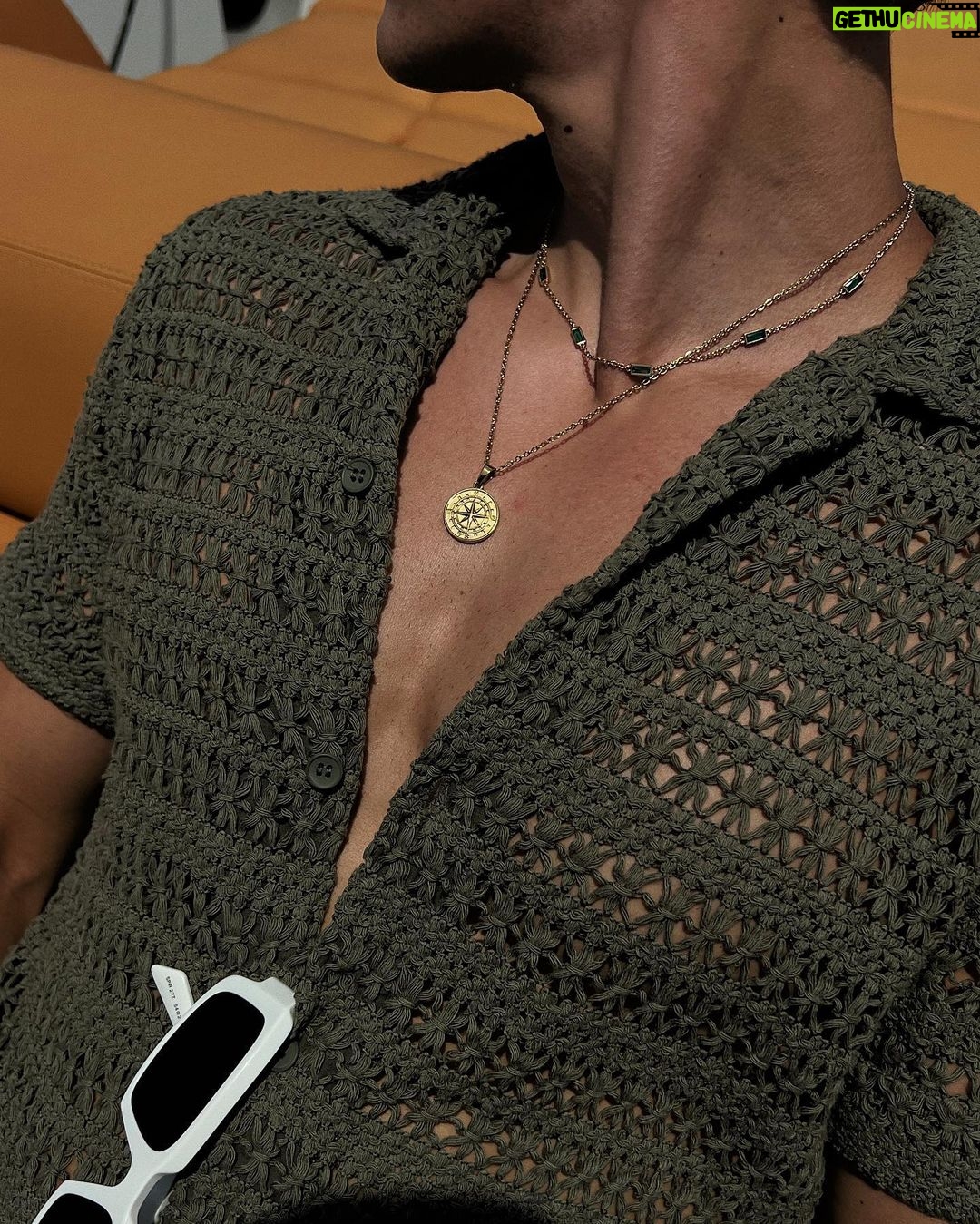 Noah Beck Instagram - imma throw it back if that’s cool?
