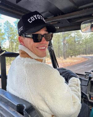 Noah Beck Instagram - u trynna build a super dirty snowman or what