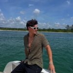 Noah Beck Instagram - imma throw it back if that’s cool?