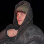 Noah Beck Instagram - nothing quite like a campfire and some family time<3
