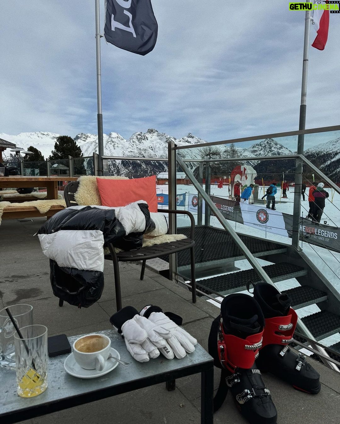 Noah Beck Instagram - learned how to ski in the swiss alps… (can never ski anywhere else, ever again)