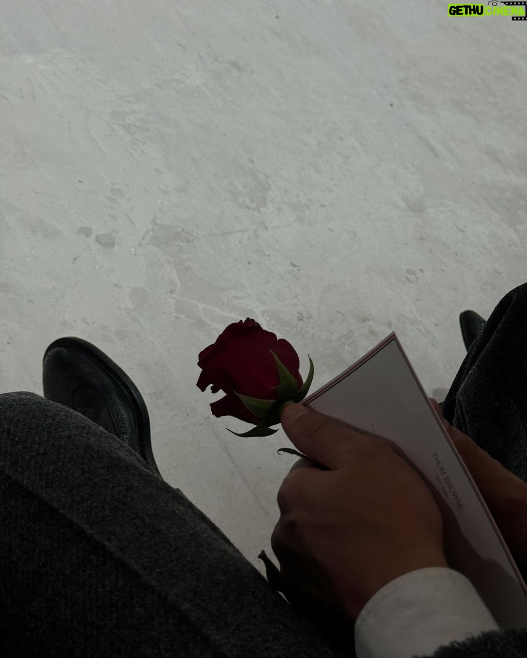 Noah Beck Instagram - spent valentine’s day w @thombrowne đŸ¥€