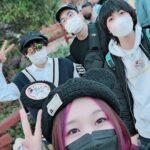 Noko Instagram - みさこさん誕生日記念にバンドで初ディズニー🐼🍓