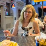 Nona Sobo Instagram - Recuerda para el año 2024: Estás cerrando un capítulo más lleno de risas, buenos y malos momentos, lecciones inolvidables... Volverás a empezar una vez más, con nuevos aprendizajes grabados en tu mente, siendo una persona totalmente distinta, seguirás luchando por tus sueños y cada día irás progresando un poquito más. Volverás a pasar por momentos difíciles en los que deberás aprender a ser fuerte, tendrás que superar tus días malos y te levantarás las veces que haga falta para seguir adelante. La vida es así, está llena de buenos y malos momentos y eso está bien, en eso consiste vivir, disfrutar y aprender de lo malo. Cierro un 2023 siendo una persona diferente y voy a por un 2024 lleno de más tranquilidad, felicidad, buenos momentos y metas que alcanzar. Lo voy a lograr, cada día daré lo mejor de mí para ser mi mejor versión.
