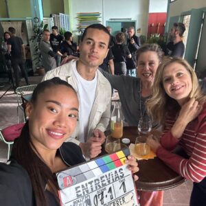 Nona Sobo Instagram - Último capítulo de la 3ª temporada de @entrevias_tv 
gratitud infinita
POR TODO POR TANTO
POR LO QUE ESTÁ POR LLEGAR.

Gracias por los planes que han cambiado mi vida
Gracias por los momentos de frustración
Gracias por las pruebas en el camino 
Gracias por todo lo vivido, lo bueno y lo no tan bueno 
gracias porque cada experiencia me ha enseñado, me ha hecho más fuerte me han demostrado de lo que soy capaz y me permiten vivir agradecida viviendo con pasión el presente.
Sois familia 🤍