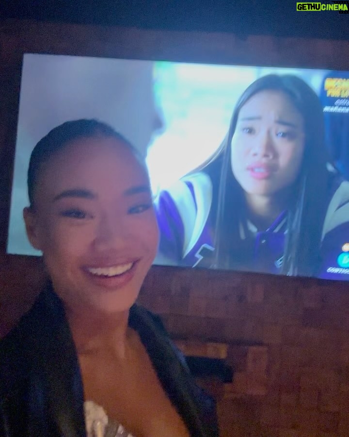 Nona Sobo Instagram - Gracias de todo corazón, por acompañarme en el lanzamiento de mi primer single, me sentí muy arropada, muy próxima, vuestro entusiasmo y apoyo lo hizo verdaderamente especial. Muchísimas gracias, a los que lo han hecho posible, que me apoyaron desde el primer día. Gracias a todo el equipo @alikateproducciones_official , @quintoelementomadrid , @delasherasdavid @alesscarrascoff y mis amigos, sin ellos no habría conseguido vencer mis miedos…. Y en especial muchísimas gracias a @elbuo_official por su generosidad al brindarme la oportunidad… La canción está disponible en todas las plataformas 🤍 LIAO - el buo, nonasobo, sweetbit
