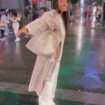 Nona Sobo Instagram - 11:11🤍 Espero que encuentres el equilibrio entre lo que puedes controlar y lo que no, que le brindes tu energía a lo que realmente te haga crecer, que aprendas a ver cuando es el momento de actuar y cuándo debes dejar ir. Espero que ya no permitas que tu pasado le corte el camino a tu presente, espero que no olvides todo lo que está por delante, todo lo que te sigue esperando.