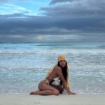 Nona Sobo Instagram - Déjame un Sol más Cerca de la piel y dime: Je t’aime Hasta que se apague el fuego Dime la verdad ¿no te va a doler? -El dolor se va Lo que más quema es el miedo +Y qué es peor: ¿Intentarlo o no haberlo conseguido? -Lo peor de todo es lograrlo y por no cuidarlo darlo por perdido Carcel