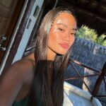 Nona Sobo Instagram - Déjame un Sol más Cerca de la piel y dime: Je t’aime Hasta que se apague el fuego Dime la verdad ¿no te va a doler? -El dolor se va Lo que más quema es el miedo +Y qué es peor: ¿Intentarlo o no haberlo conseguido? -Lo peor de todo es lograrlo y por no cuidarlo darlo por perdido Carcel