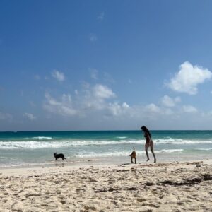 Nona Sobo Instagram - Cariño, a veces te comportas como el mar, a veces en calma y a veces tengo que nadar para no ahogarme.