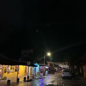 Nona Sobo Instagram - Cariño, a veces te comportas como el mar, a veces en calma y a veces tengo que nadar para no ahogarme.
