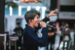 Nonthanee Jirapun Instagram - 16/10/2022 #siamsquarewalkingstreet คอนเสิร์ตแรก โคตรมันส์ ขอบคุณทุกคนมากๆครับ @tenfeettallofficial @monstamixamusic ขอบคุณเจ้าของภาพด้วยครับ🔥🔥🔥 cr.chayanon