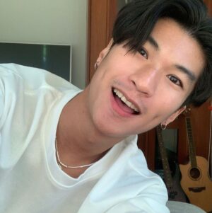 Nonthanee Jirapun Instagram - สวัสดีวันจันทร์🧐